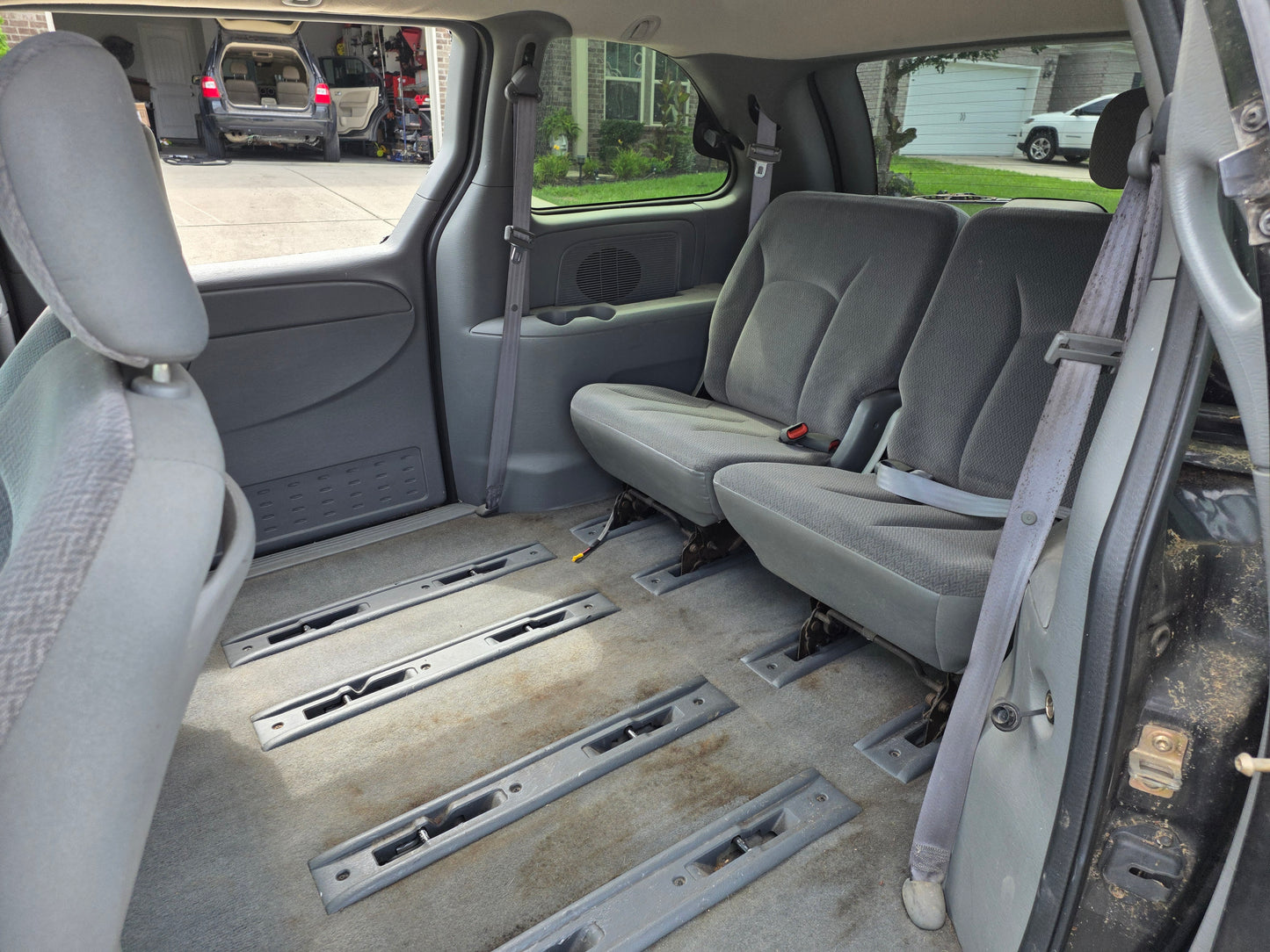 2004 town and country [POV]